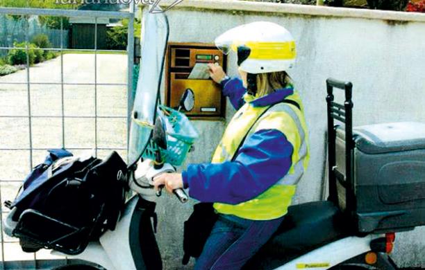 Poste, recapito a giorni alterni: la battaglia continua