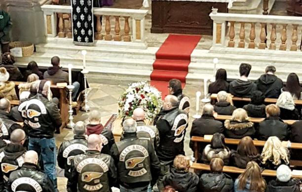 Villarfocchiardo: il rombo dei bikers per l'ultimo abbraccio a Alessandro Gino