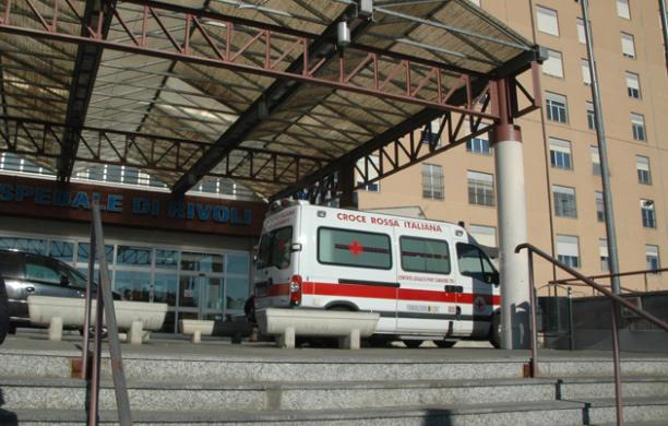 «Gli ospedali non sono carceri, liberalizzare gli orari di visita»