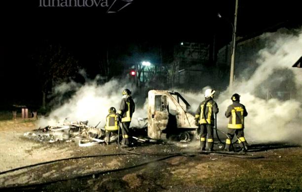 Bruzolo: va a fuoco il camper, prevale l'ipotesi dolosa