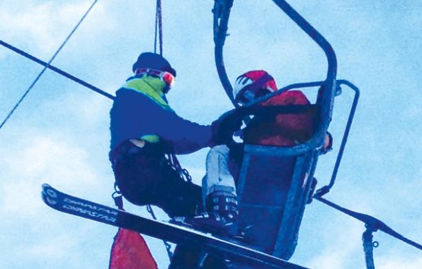 Bloccati sulla seggiovia: brutta avventura per gli sciatori valsusini
