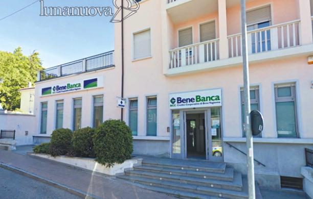 Rivoli, colpo da 100mila euro ieri in centro alla Bene Banca