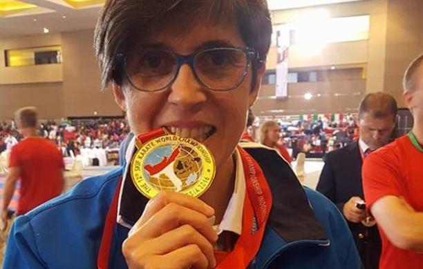 Karate: la poliziotta in kimono cintura nera mondiale