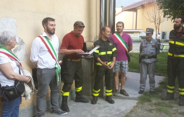 Carlo Perino: il caloroso saluto di Condove al pompiere