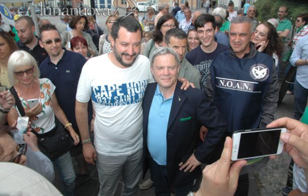 Grugliasco, il ciclone Salvini accende la piazza e lancia la sfida elettorale