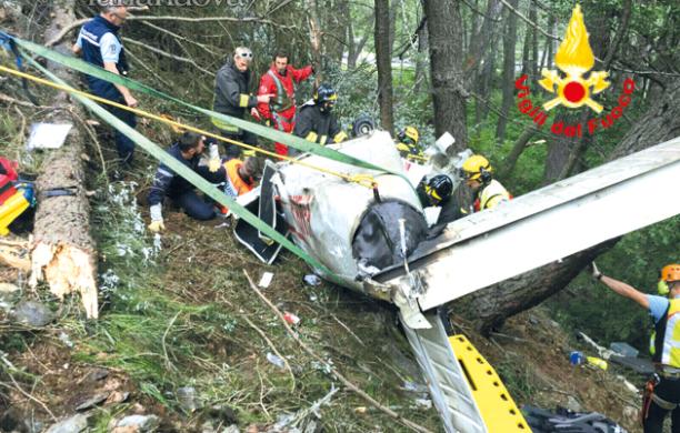 Un aereo francese si schianta tra pini e larici al Moncenisio