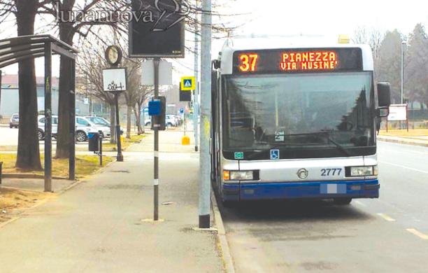 Pianezza, il bus della linea 37 diventa elettrico e si allunga oltre mezzanotte