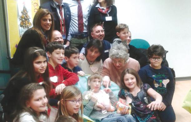 Vaie: l'albero di Sofia regala 500 euro alla scuola primaria