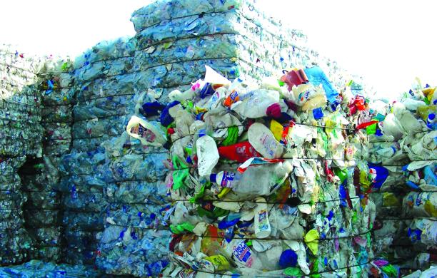 Plastica: meno introiti ai comuni dalla differenziata