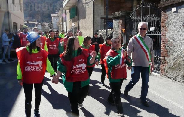 Il Torch Run accende la bassa valle: festa Special Olympics
