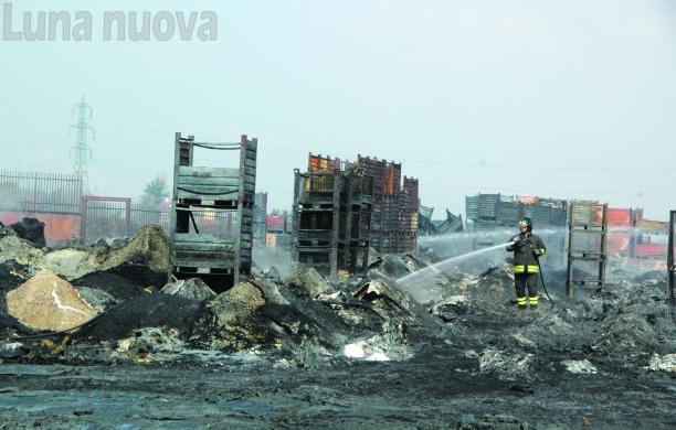 Pianezza, ancora un incendio nella zona industriale