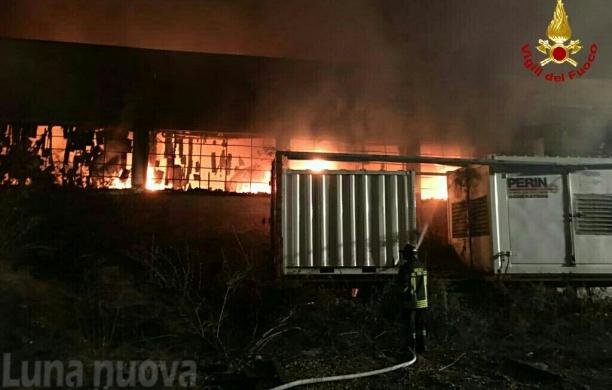 Trana, incendio alla Covas: indagini in corso