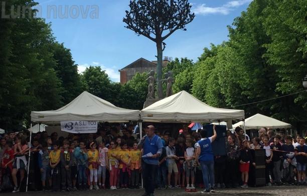 Rivoli: 1600 studenti in piazza per "Viva con le scuole"