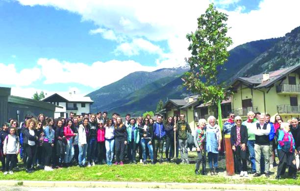 L'Albero dei giusti entra a scuola al Des Ambrois di Oulx