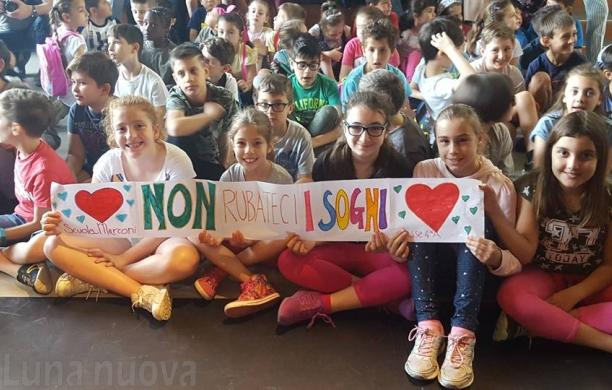 Collegno, "Non rubate i sogni ai bambini"
