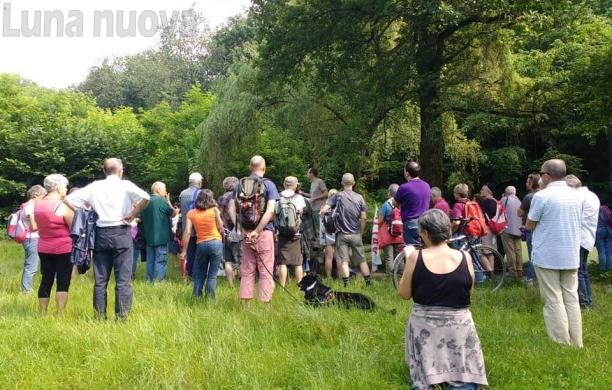Rivoli, passeggiata No Tav sulla collina morenica