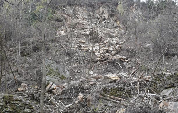 Villar allarga la mulattiera per aggirare la frana di Banda