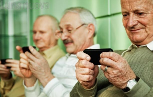 Collegno, corsi di smartphone e social media all'Unitre