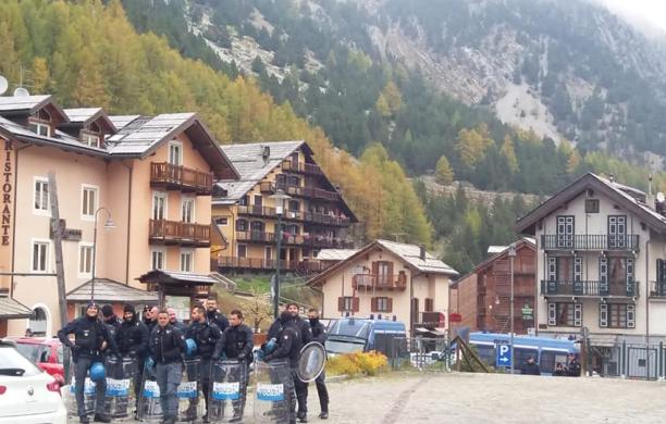 Claviere: migranti, alta tensione alla frontiera
