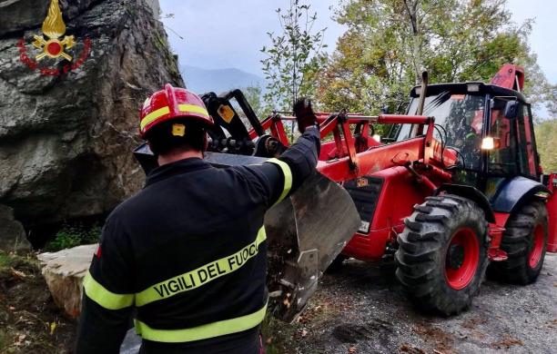 S.Antonino, frana sulla strada del Castel Billia: stop alle auto