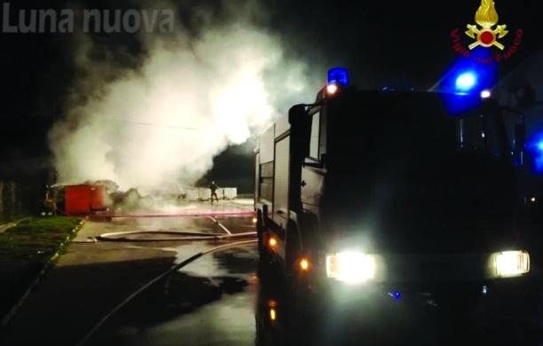 Chiusa S.Michele: Levosil, plastiche a fuoco nella notte