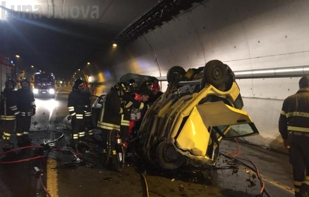 Avigliana. Frontale nel tunnel: perde la vita l'elettricista giocoliere