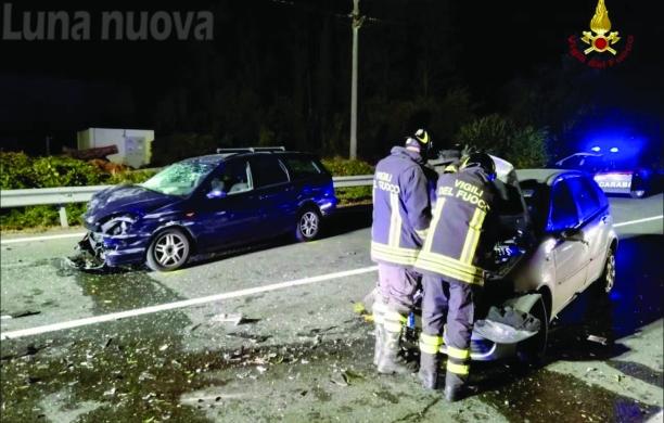 Violento scontro al Malpasso, due giovani feriti nel frontale
