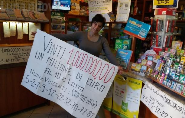 Beinasco. Esce dal tabaccaio più ricco di un milione