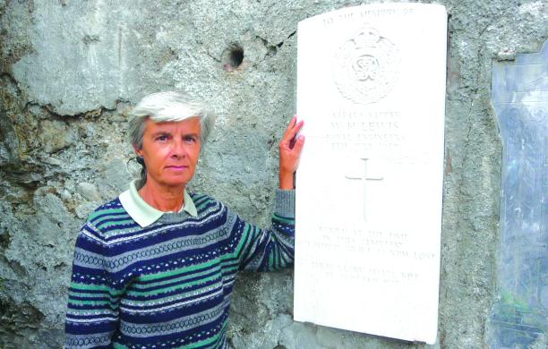 Grande guerra: lapidi di pietra bianca per i soldati inglesi