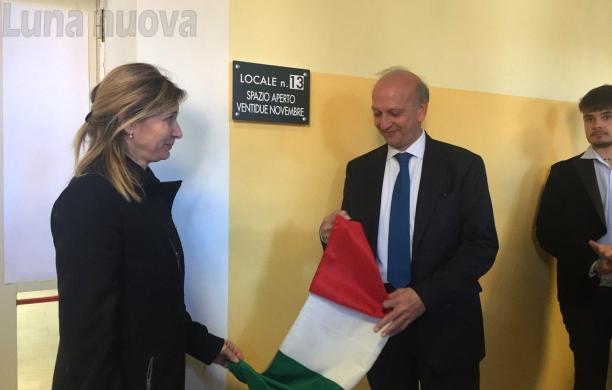 Rivoli: il ministro Bussetti inaugura il nuovo spazio studenti al liceo Darwin