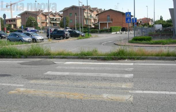 Rivalta, Gerbole protesta per la sicurezza: più lampioni e strisce visibili e protette