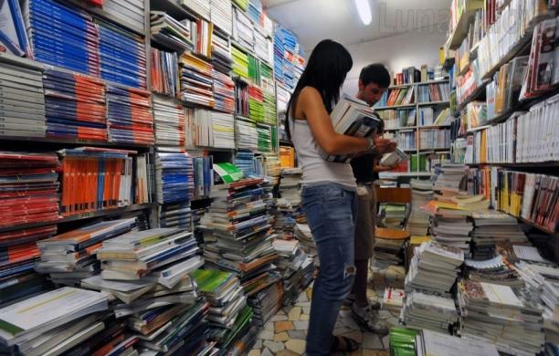 Collegno, il palazzetto ospita il primo salone del libro scolastico