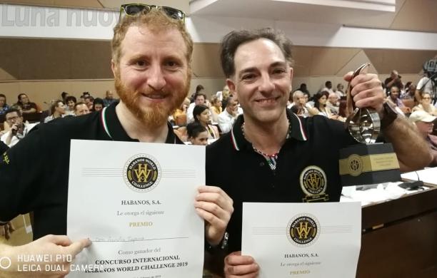 Beinasco, Aurelio e Giulio sbancano Cuba: campioni del mondo di ‘sigarismo’