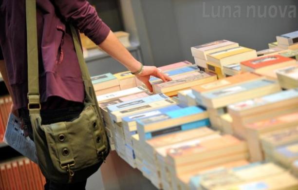 Collegno, libri scolastici: istruzioni per l'uso in tre giorni