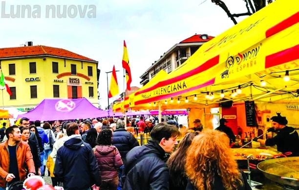 Rivoli, la carica dei 130 ambulanti "europei"