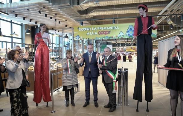 Giaveno, al posto della cartiera arriva la Coop