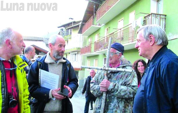 Don Ciotti guida la Via Crucis verso il cantiere di Chiomonte