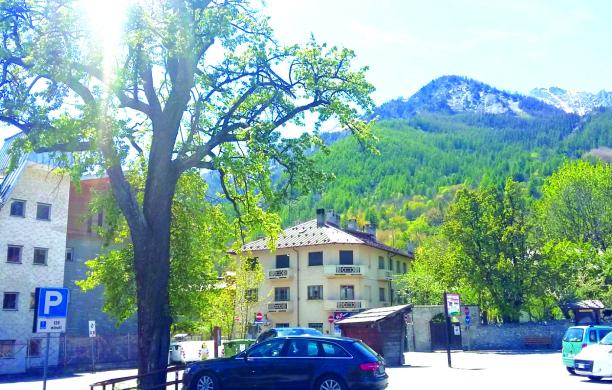 Soldi Escartons per il pero monumentale di Bardonecchia