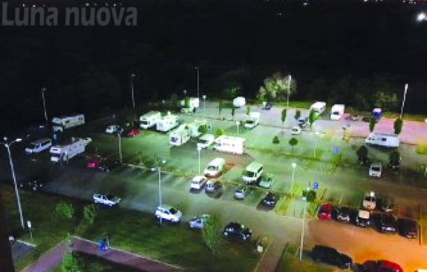 Rivoli, parcheggio ospedale: Tragaioli incontra i rom