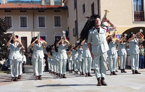 S.Antonino: Alpini e Bersaglieri danno spettacolo, ripercorrendo la storia