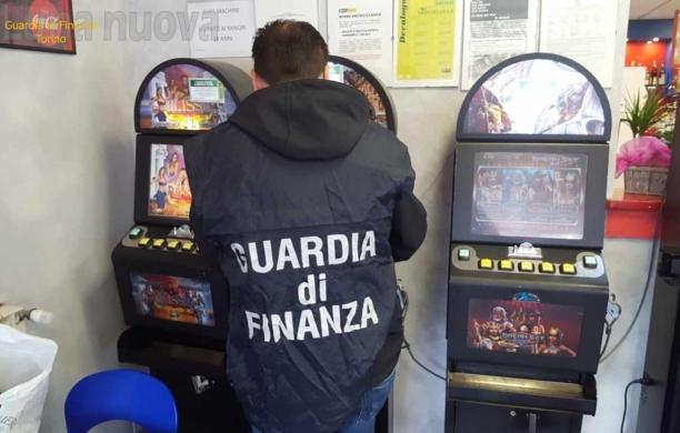 Slot machine, giro di vite della Guardia di finanza