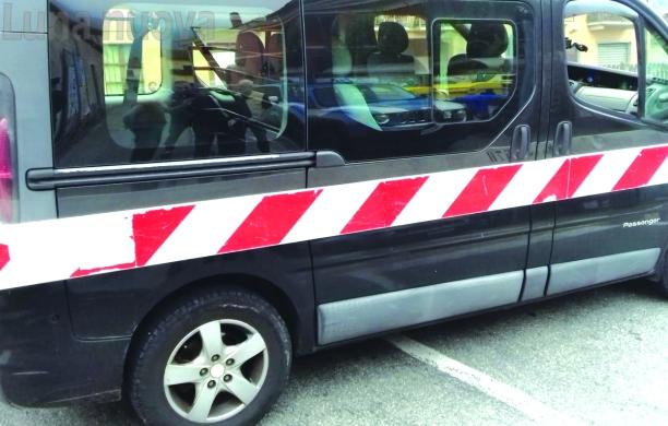 Borgone, sbarre abbassate e furgone pizzicato: momenti di paura