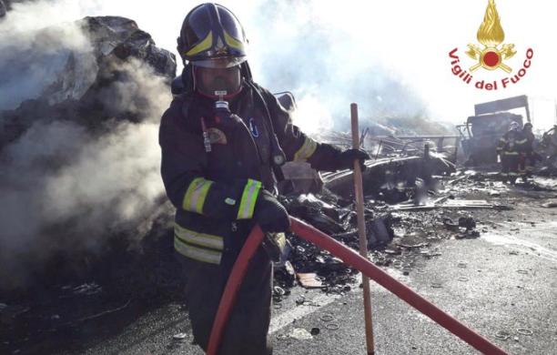 Bardonecchia, inferno di fuoco sull'Autofrejus