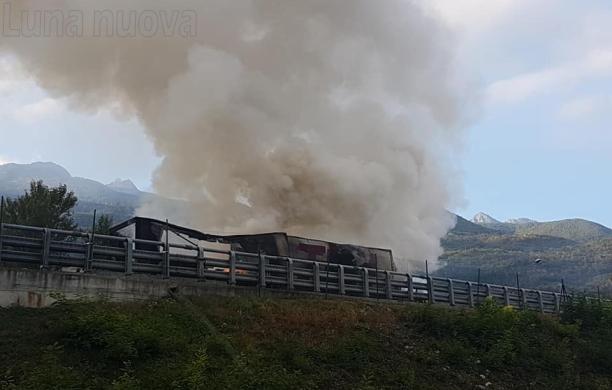 Chianocco: tir in fiamme sull'Autofrejus
