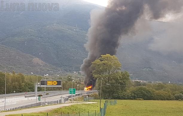 Un altro tir va in fiamme sull'Autofrejus