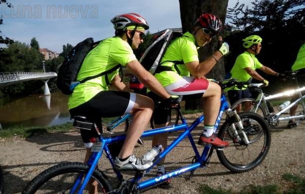 Collegno, con un tandem puoi pedalare al buio 
