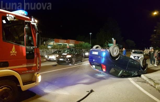 S.Antonino: auto si ribalta sulla statale 25