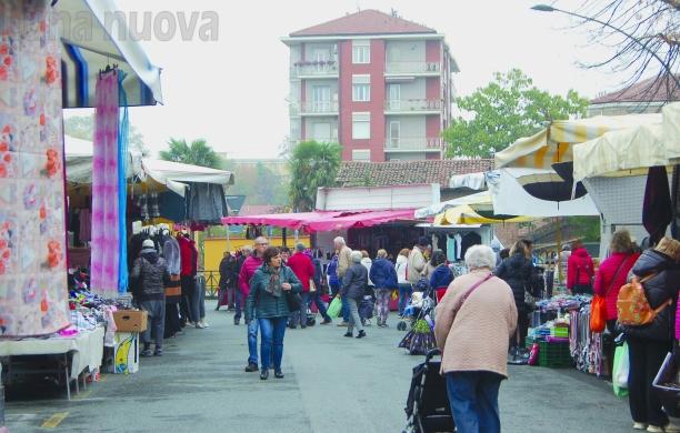 Alpignano: il mercato “dimezzato” di piazza Otto Marzo
