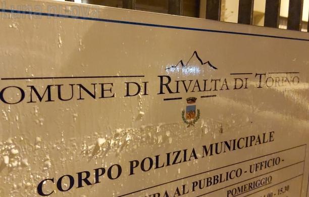 Un tesoretto riemerge dal giardino: caccia alle due eredi dei buoni postali
