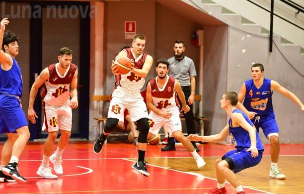 Finale da grande squadra, sotto l’albero il Collegno mette la capolista